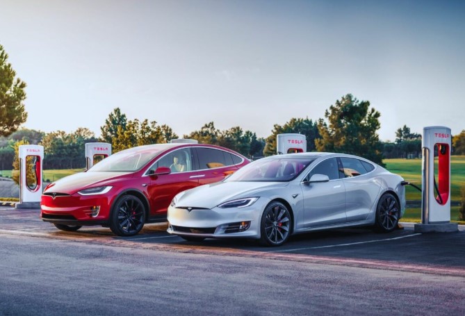 How Much Does It Cost to Replace a Tesla Battery